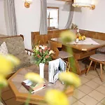 Beim Hanslbauer Konukevi Reit im Winkl